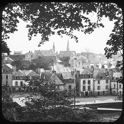 Vue d'ensemble du quartier du port de la rivière d'Auray