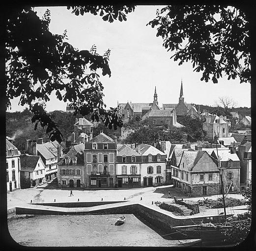 Vue d'ensemble du quartier du port de la rivière d'Auray