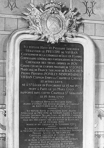 Vue partielle de l'épitaphe