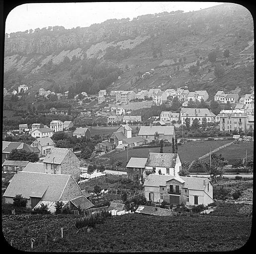 Vue prise de la route du Capucin
