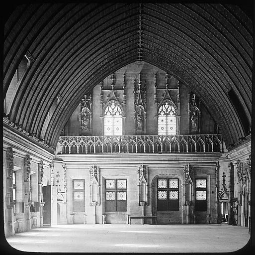 Intérieur, salle des Pas-Perdus