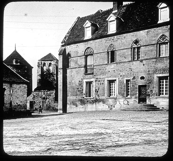 Façade sur la cour (légende originale : ferme)