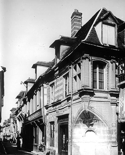 Angle des façades sur la rue