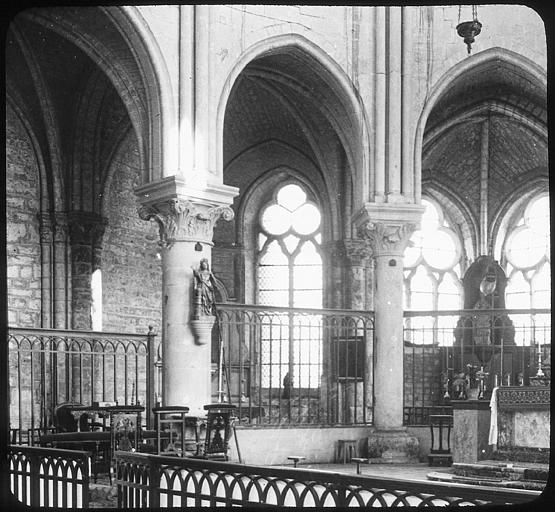 Intérieur de l'église, vue partielle du choeur et du déambulatoire