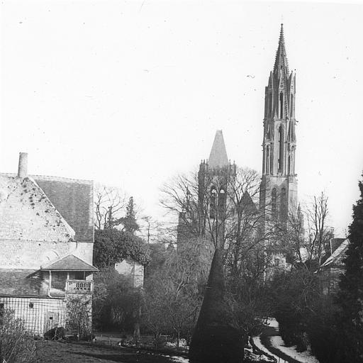 Vue de la cour du vieux château