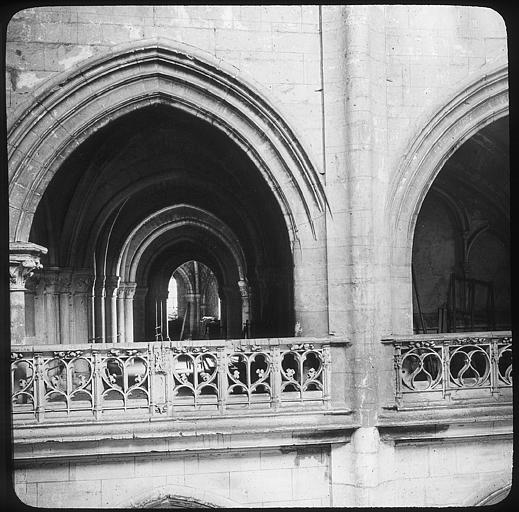 Vue intérieure, le triforium