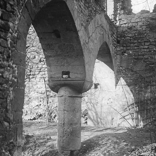 Arcades dans les ruines