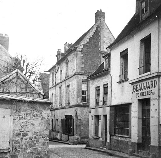 Vue prise de la rue Magenta