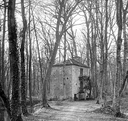 Pavillon dans le parc