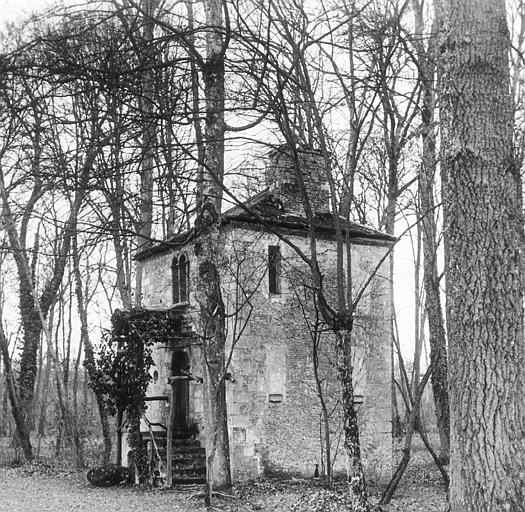 Pavillon dans le parc