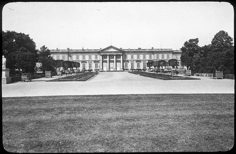 Façade sur les jardins