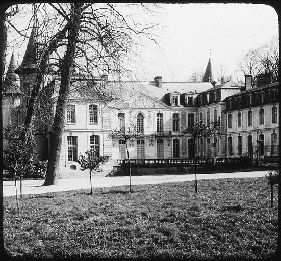 Façade sur la cour d'honneur