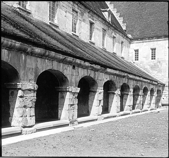 Une galerie du cloître