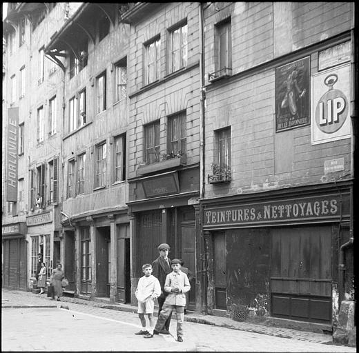 Façades, enseignes commerciales