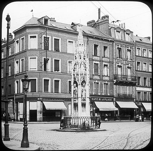 Vue d'ensemble de la place