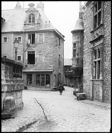 Le Grabatoire, tourelle de la façade sur rue