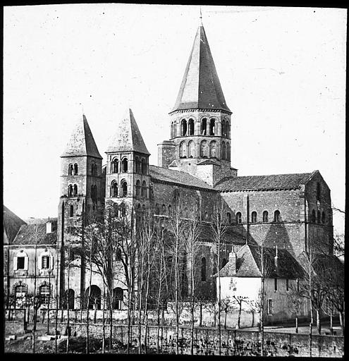 La basilique vue du sud-ouest