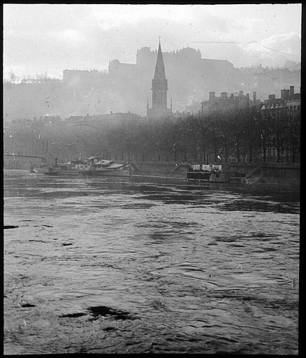 La Saône et l'église Saint-Paul