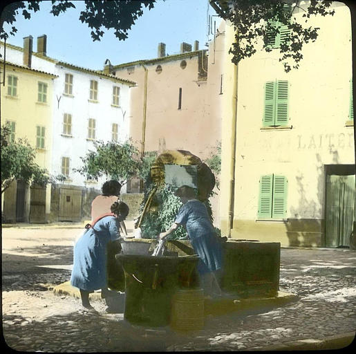 La place Hippolyte-Duprat et la Fontaine Verte