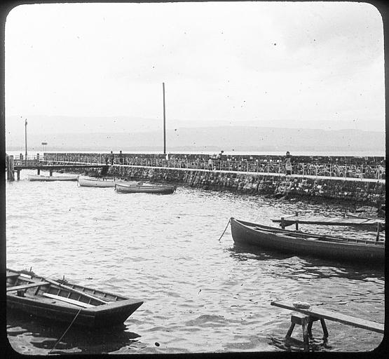 Bateaux dans le port
