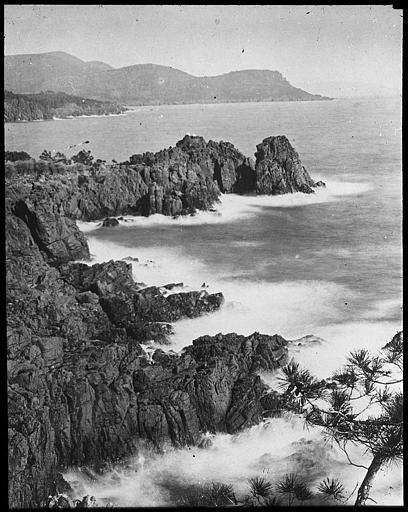 L'Estérel : rochers de la corniche