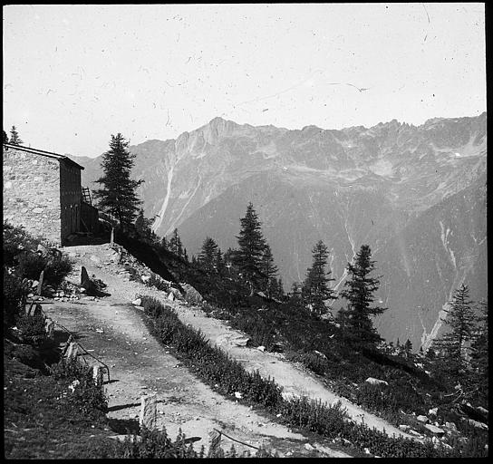 Vue générale du Montenvers et du Brévent