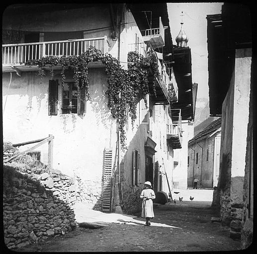 Fillette dans la rue