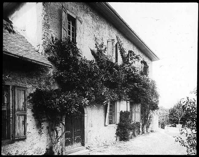 Façade donnant sur la terrasse