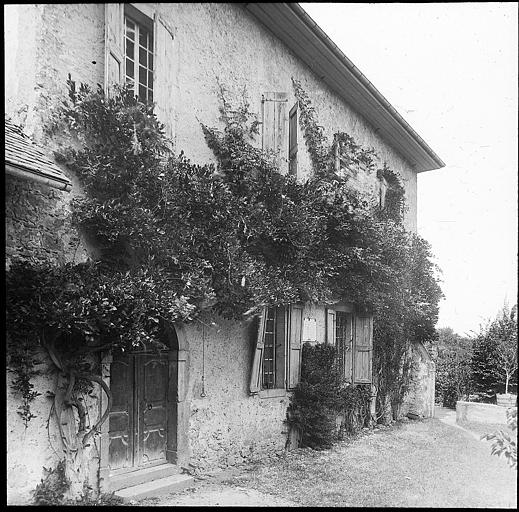 Façade donnant sur la terrasse