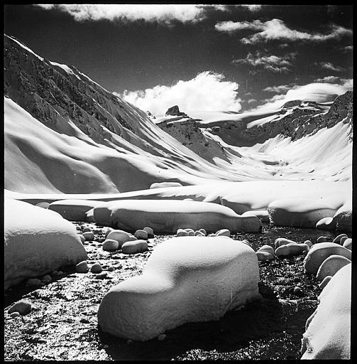 Le lac sous la neige