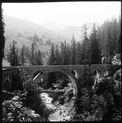 Pont sur le torrent de Treicol
