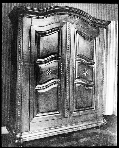 Armoire du 18e siècle (2e moitié)