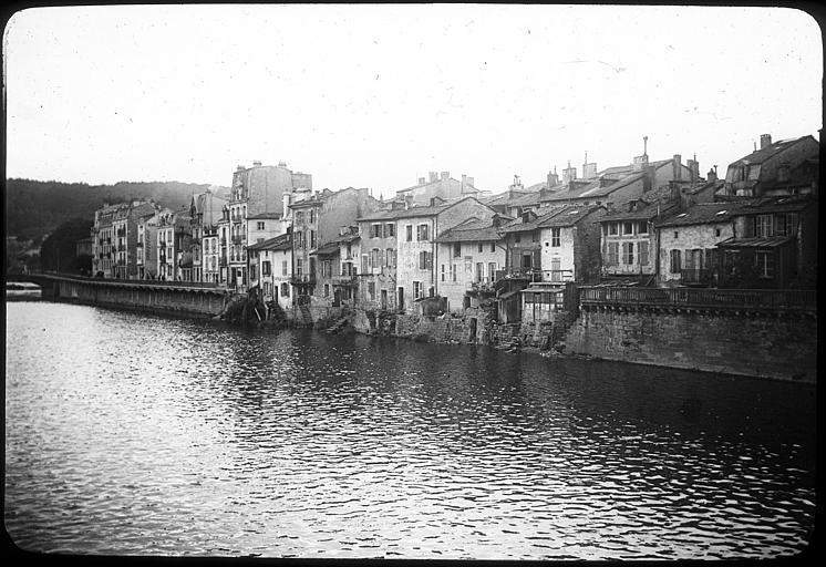 Maisons bordant la Moselle