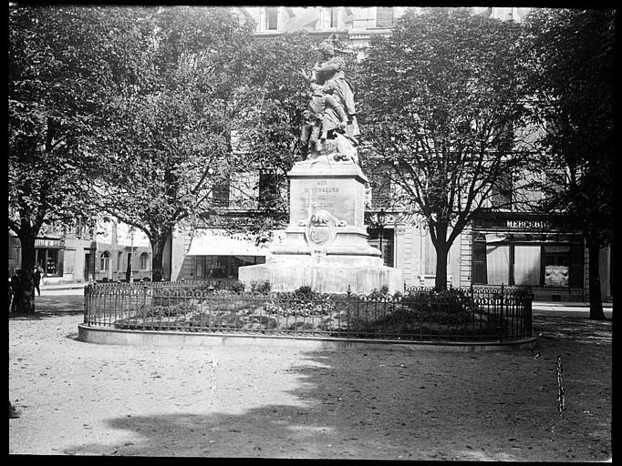 Statue 'Quand Même'