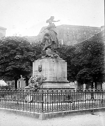 Statue 'Quand Même'