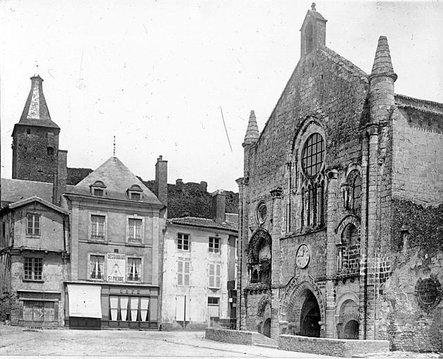 Façade ouest de l'église Saint-Pierre