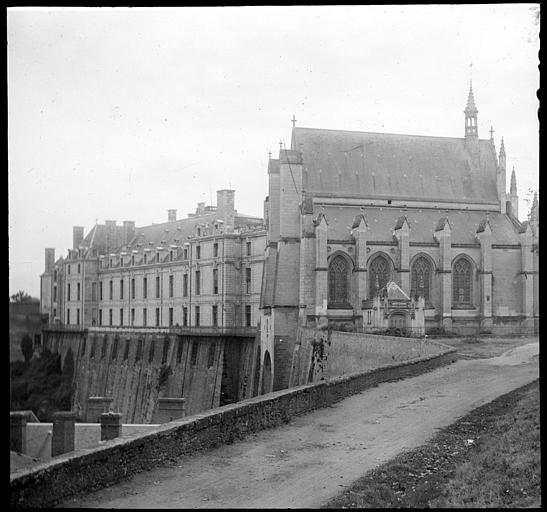 Vue d'ensemble, perspective du château