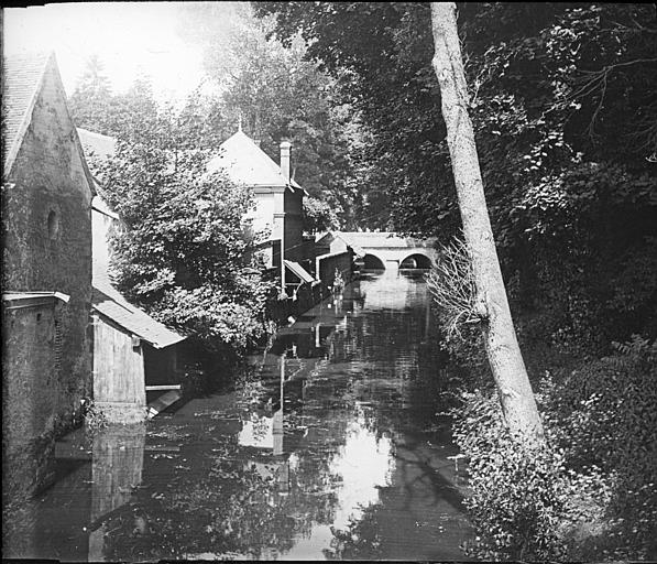 Vue sur la rivière