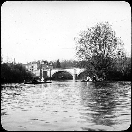 Rameurs sur la Marne
