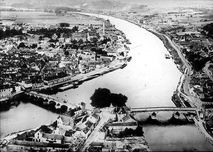 Vue aérienne du confluent de la Seine et de l'Yonne
