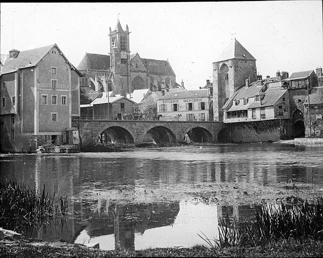 Vue générale prise des bords du Loing