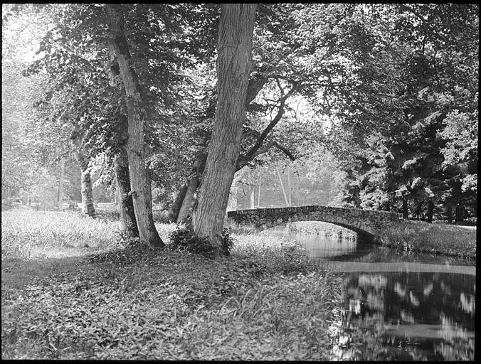 Un pont du jardin anglais