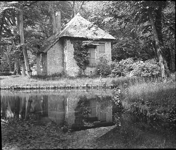 Pavillon des coquillages, élevé par le duc de Penthièvre pour sa belle-fille la princesse de Lamballe