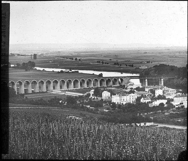 Vue générale prise de la terrasse
