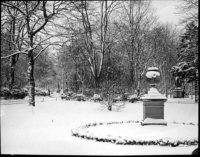 Le jardin sous la neige