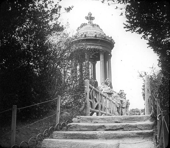 Le belvédère du parc des Buttes-Chaumont