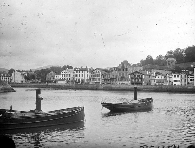 Vue générale prise de la mer