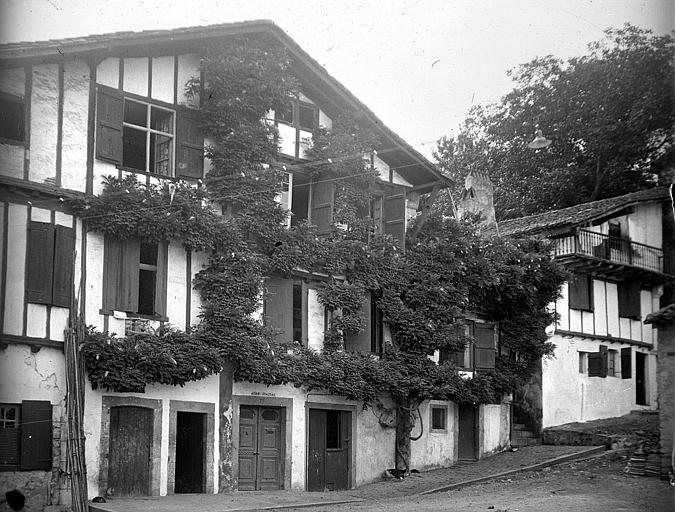 Façade sur la rue
