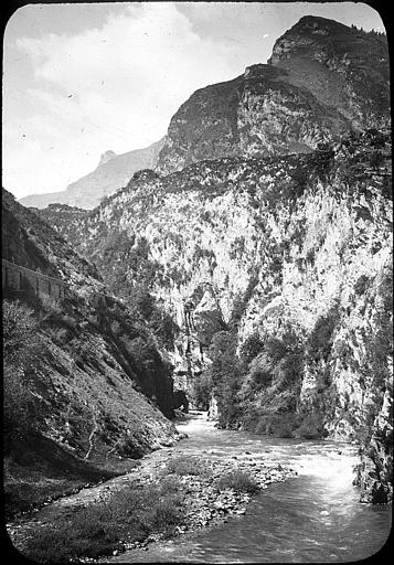 Entrée de la gorge du Hourat