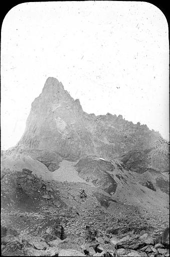 Le petit pic d'Ossau vu de Peyreget